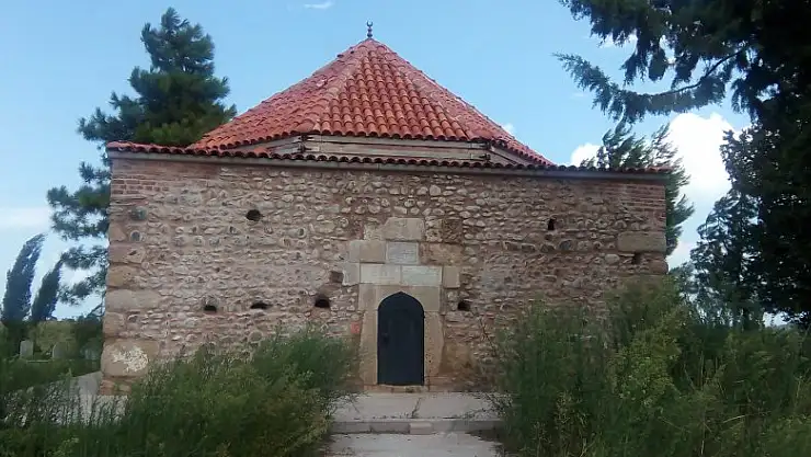 600 yıllık Emir Mirza Bey Türbesi restore edildi 