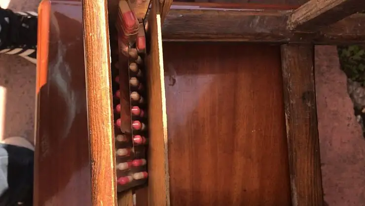 Çay ocağı önündeki tabureye gizlenmiş uyuşturucu hap ele geçti 