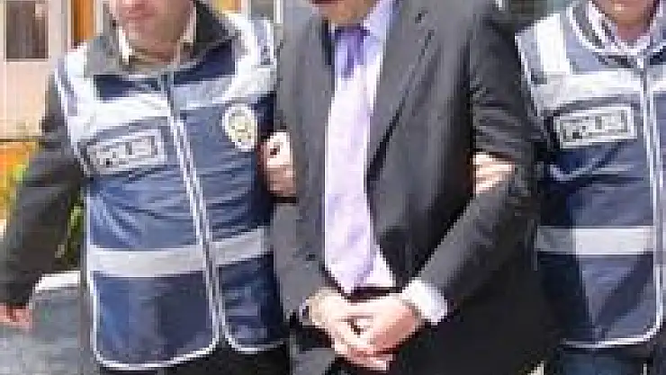 İnşaat teknikerlerini öldüren müteahhit kendisini savundu