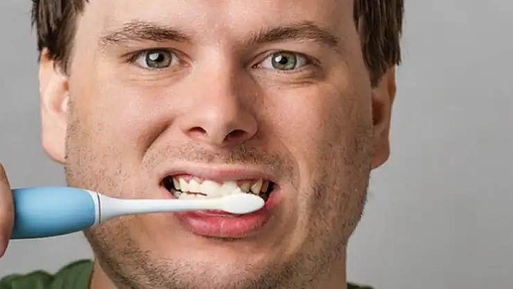 Diş eti kanaması neden olur?