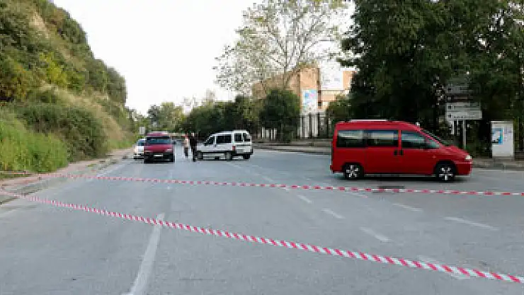 'Yol benim, sebze bahçesi yapacağım' diyerek caddeyi trafiğe kapattı