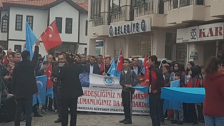 Doğu Türkistan için yürüdüler
