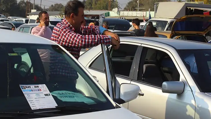 Sıfır otomobiller ucuzladı, ikinci el elde kaldı