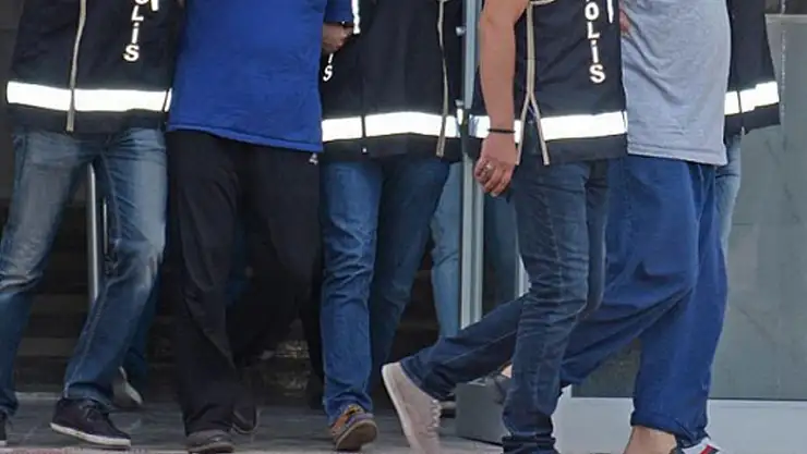   Karı-koca gaybubet evinde yakalandı