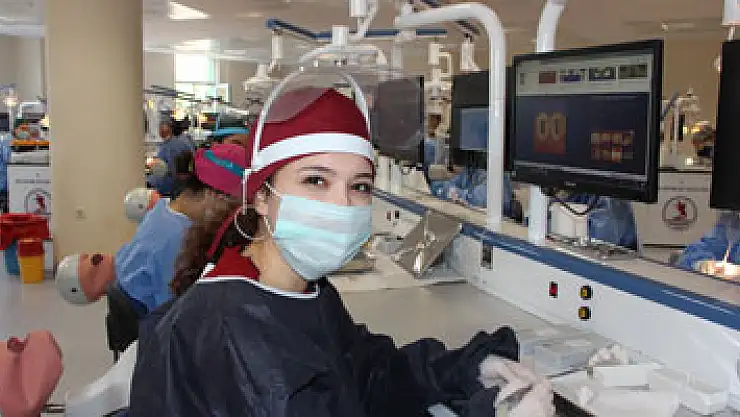 Geleceğin diş hekimleri bu laboratuvarlarda yetişiyor