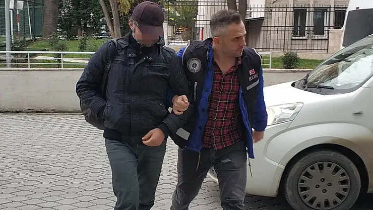 FETÖ'den gözaltına alınan öğretmen adliyeye sevk edildi 