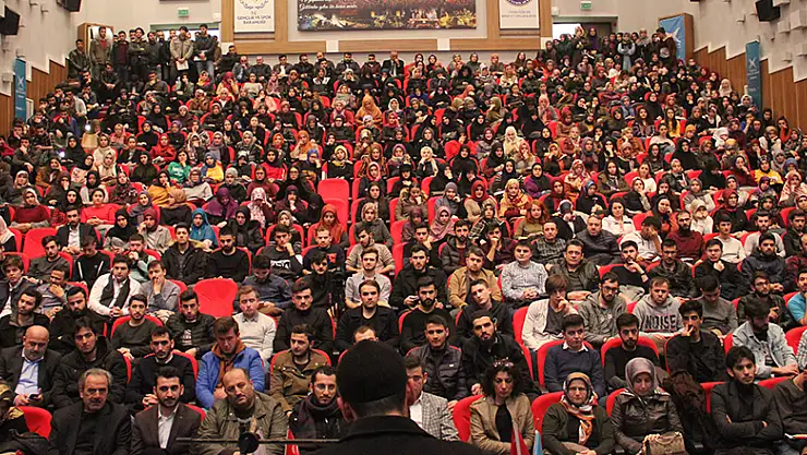 'Bu Millet Yeniden Şaha Kalkacak' konferansı 