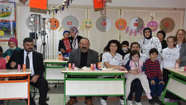 Lösemili çocuklar için yılbaşı kutlaması