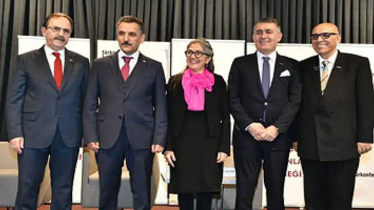 'Hayata İmza Atan Kadınlar' toplantısı