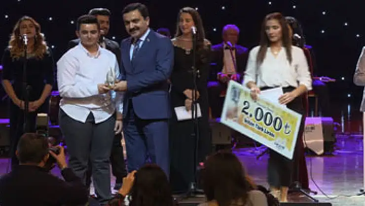 OMÜ'lü öğrenciler Türk Halk Müziği Ses Yarışması'ndan dereceyle döndü