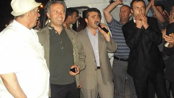 Ayvacık 12 Haziran Seçimini kutladı