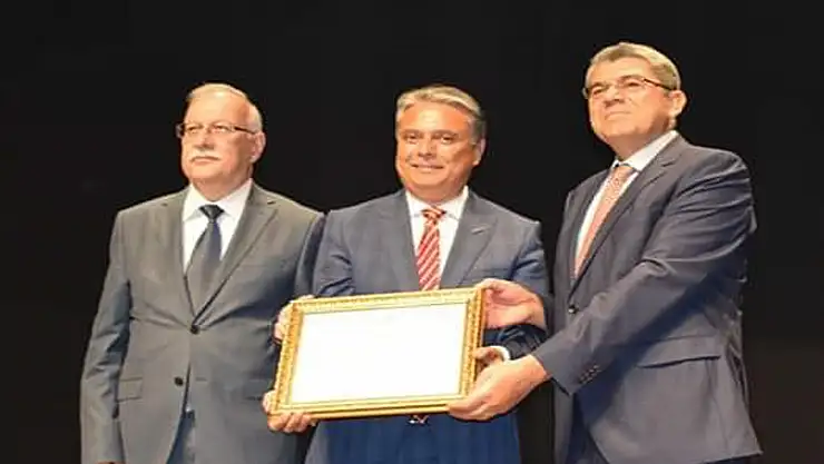 Antalya Belediye Başkanları mazbatalarını aldı