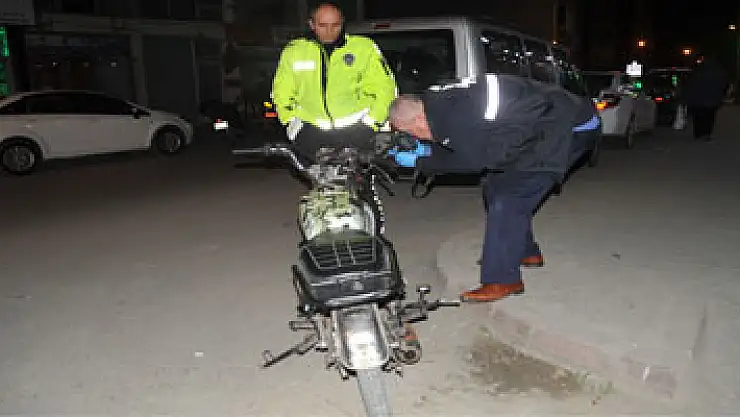 Dur ihtarına uymayan motosiklet çalıntı çıktı