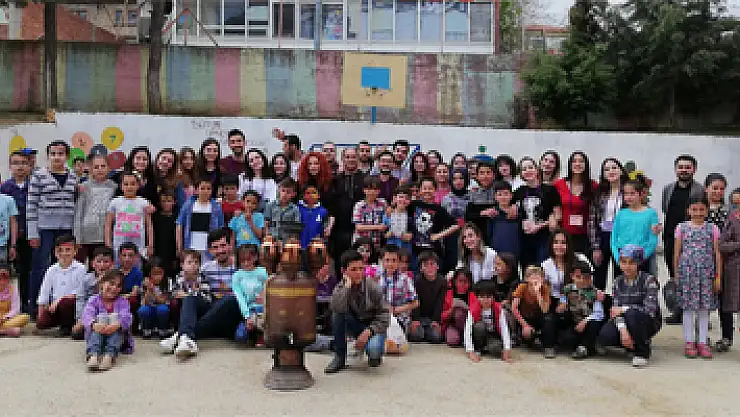 Üniversitelilerden şehide vefa