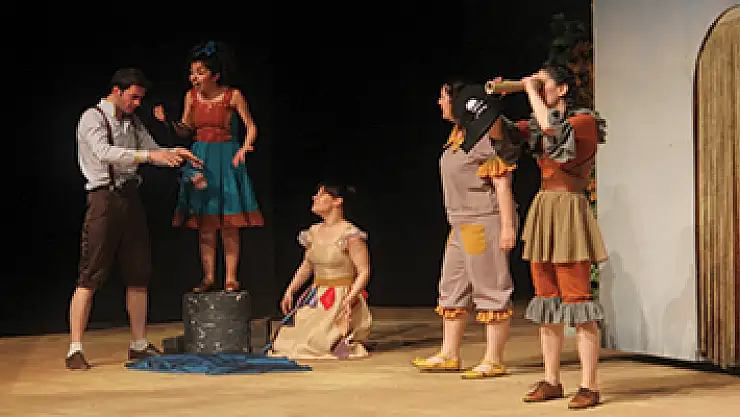 'Sihirli Kitap' çocuk oyunu