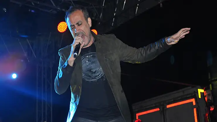 Haluk Levent Samsun'u salladı