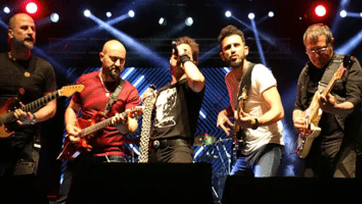 Niyazi Koyuncu ve Kıraç'tan 100. yıl konseri