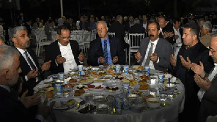 Başkan Mustafa Demir, iftar yemeğinde konuştu: