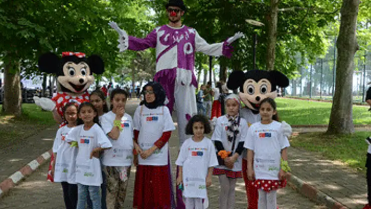 Mülteci ve Türk çocukları etkinlikte doyasıya eğlendi