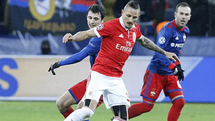 Fejsa 3 yıllığına Fenerbahçe'de