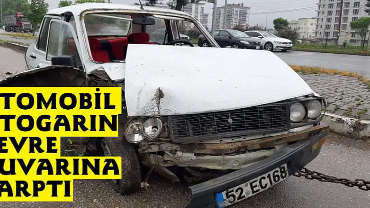 Otomobil otogarın çevre duvarına çarptı: 1 yaralı