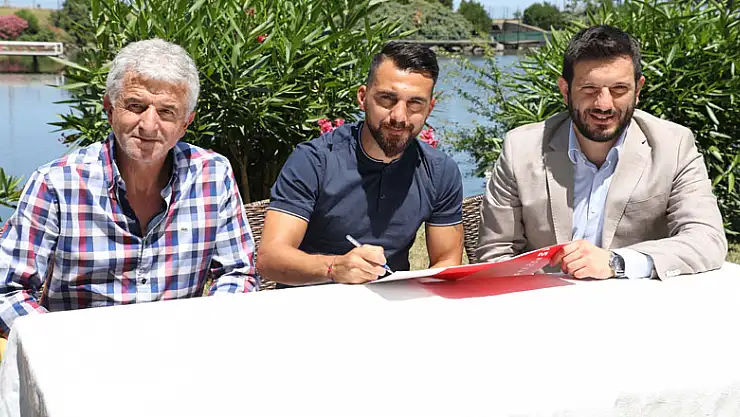 FERHAT ÇULCUOĞLU İMZALADI