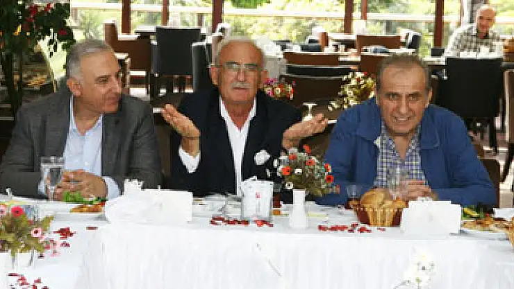 Yılmaz: 'Halkımıza hizmete odaklanmalıyız'