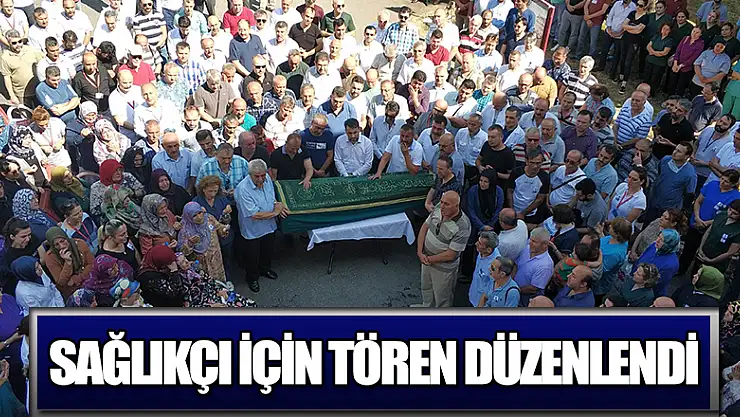 Görev yaptığı hastaneye giderken düşerek hayatını kaybeden sağlıkçı için tören düzenlendi   