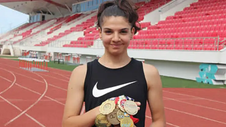 Rekorların 'özel' sporcusu: 'Esra Bayrak'