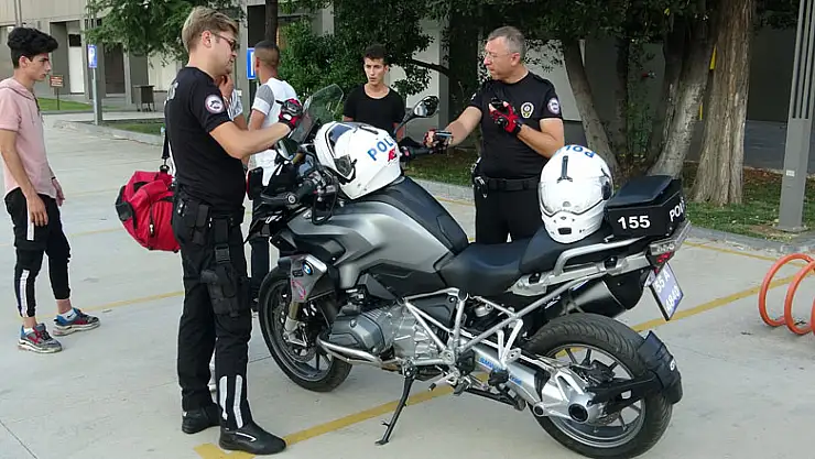 'Siz beni tanıyor musunuz' dedi, ekmek bıçağıyla saldırdı  