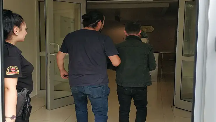 Bıçaklı ağır yaralamaya adli kontrol