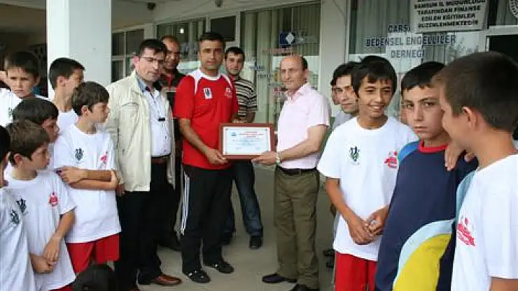 Çarşambaspor miniklerinden ÇABED' e destek