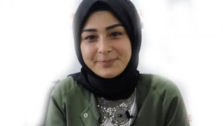 Gözünde şaşılık olan genç kız ameliyatla sağlığına kavuştu