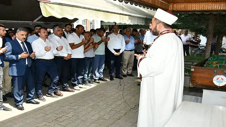 Denize düştükten 1 ay sonra cesedine ulaşılan genç son yolculuğuna uğurlandı 