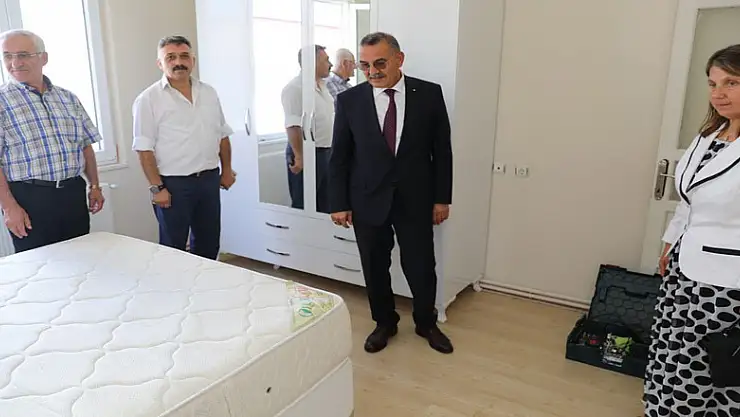 Genç çiftin hayalini kurduğu evi İlkadım donattı 