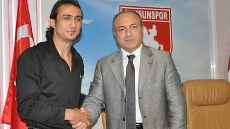 Burak Çalık sözleşmeyi imzaladı