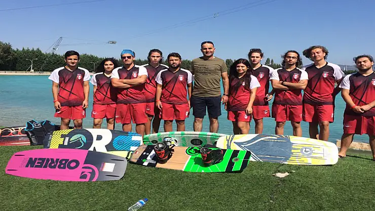 Anakentspor su kayağında Türkiye şampiyonu 