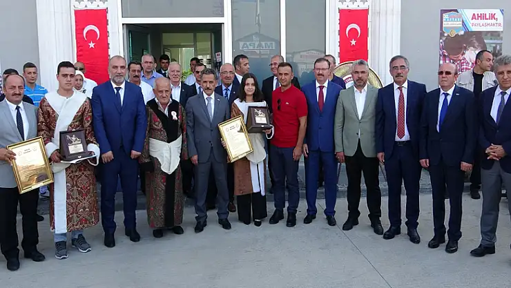 Vali Kaymak: 'Ahilik kültürünü esnaf arasında yaymalıyız'