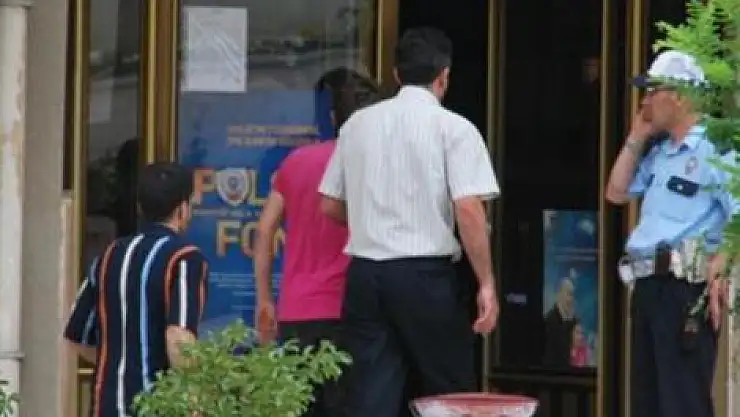 10 işyerini soyan 2 hırsız tutuklandı