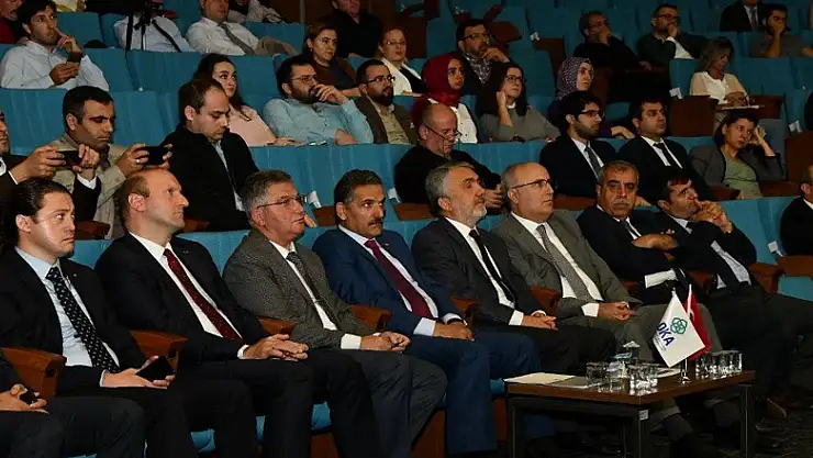 Kamu, üniversite ve sanayi iş birliği için toplandı