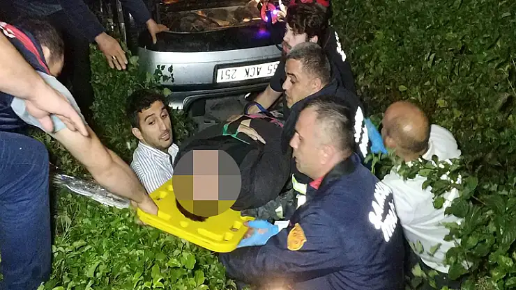 Düştüğü su kanalında ters dönen araçta can pazarı