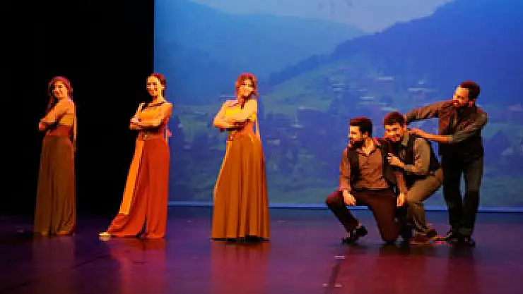 'Seyyah'ın hikayeleri ayakta alkışlandı