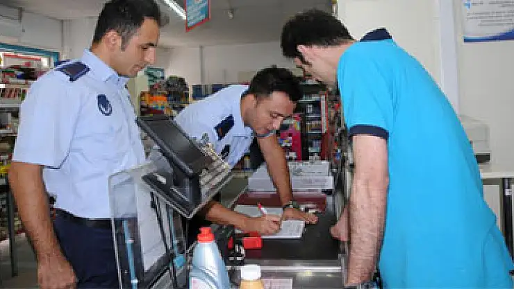 Marketlerde fiyat etiketi kontrolü yapıldı