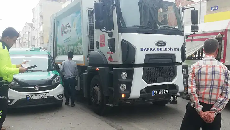 Çöp aracının çarptığı yaya ölümden döndü