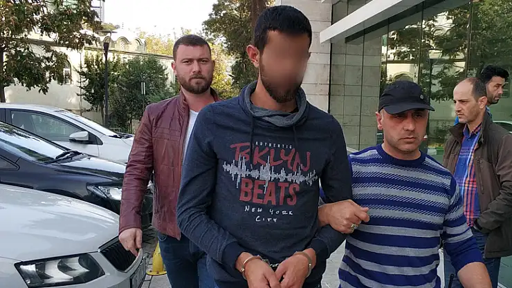 Hapis cezası bulunan zanlı, balıkçı teknesiyle kaçarken denizde yakalandı