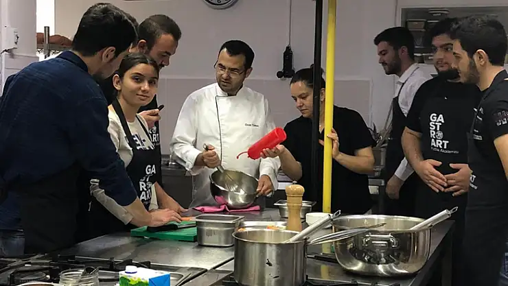 OMÜ'de usta öğreticiler ders ve iş başında