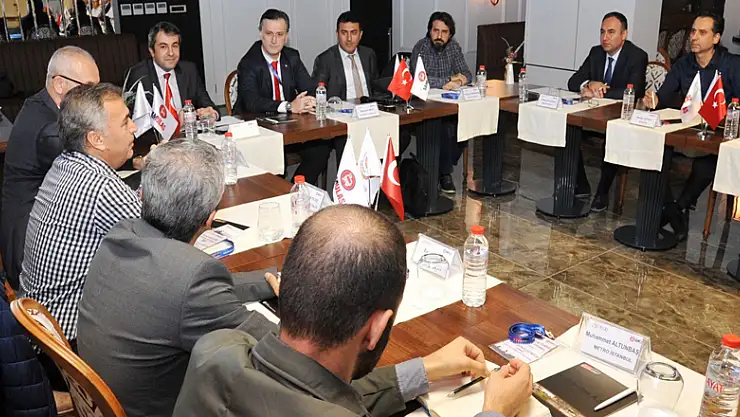 Raylı sistemlerde teknik ve yolcu sorunları konuşuldu