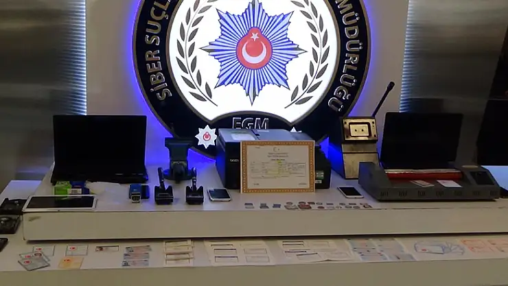 Sahte kimlik belgeleriyle bankaları dolandıran şebeke çökertildi: 21 gözaltı