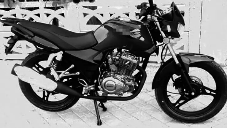  Çaldıkları motosikleti tamir ettirirken yakalandılar