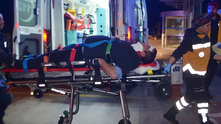 Polisin 'dur' ihtarına uymayan otomobil sürücüsü kaza yaptı